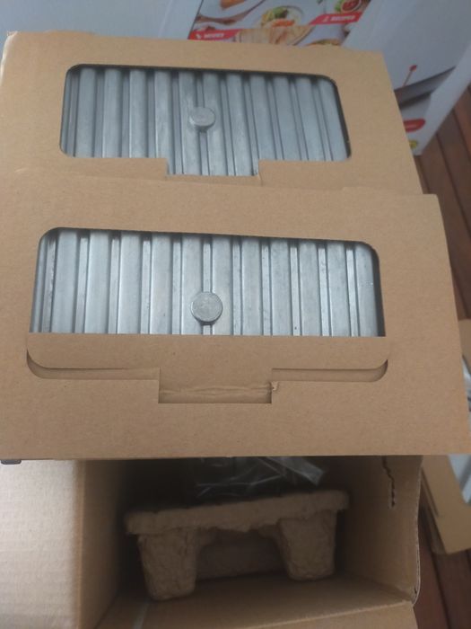 Tostadeira/Sanduicheira, nova em caixa