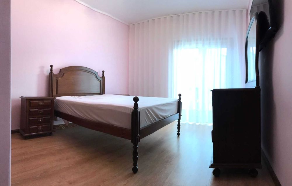 Arrendamento de quarto c/varanda na Rua do Almirante Cândido dos Reis