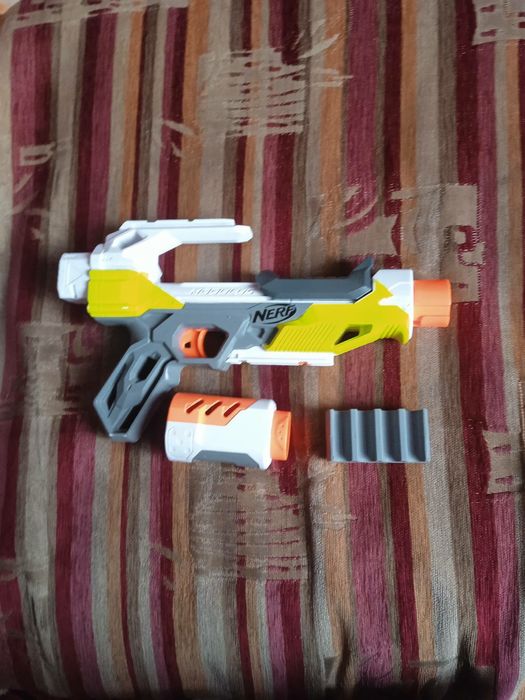 Пістолет ньорф nerf