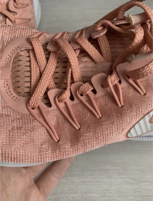 Кросівки  фірми Nike