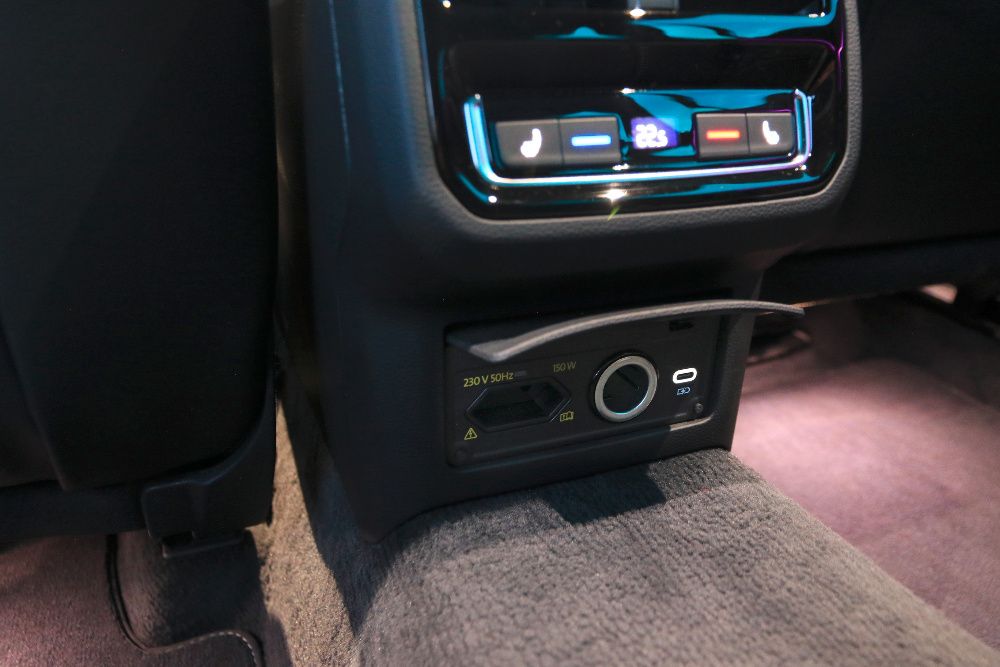 Инвертор 220 зарядка VW Passat B8 Arteon Tiguan Kodiaq SuperB Seat