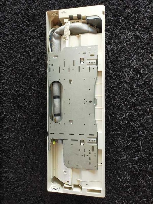 Ar Condicionado Ariston 18000 BTU's ( Unidade Interior e Exterior )