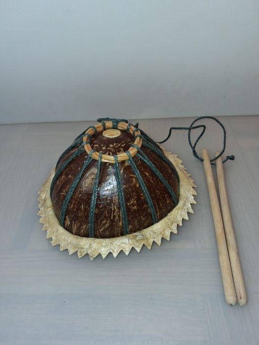 Tambor de Nativa Americana e Rattles