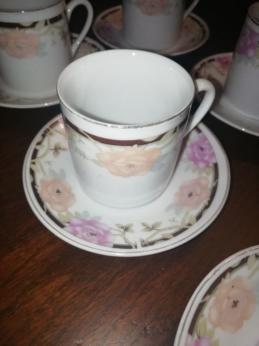 Serviço de café - 6 chávenas + 6 pires - 90ml