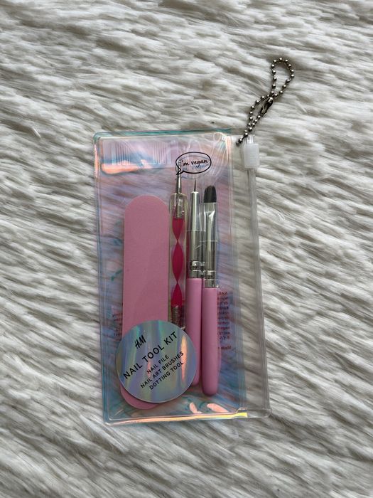 zestaw pędzelków do paznokci