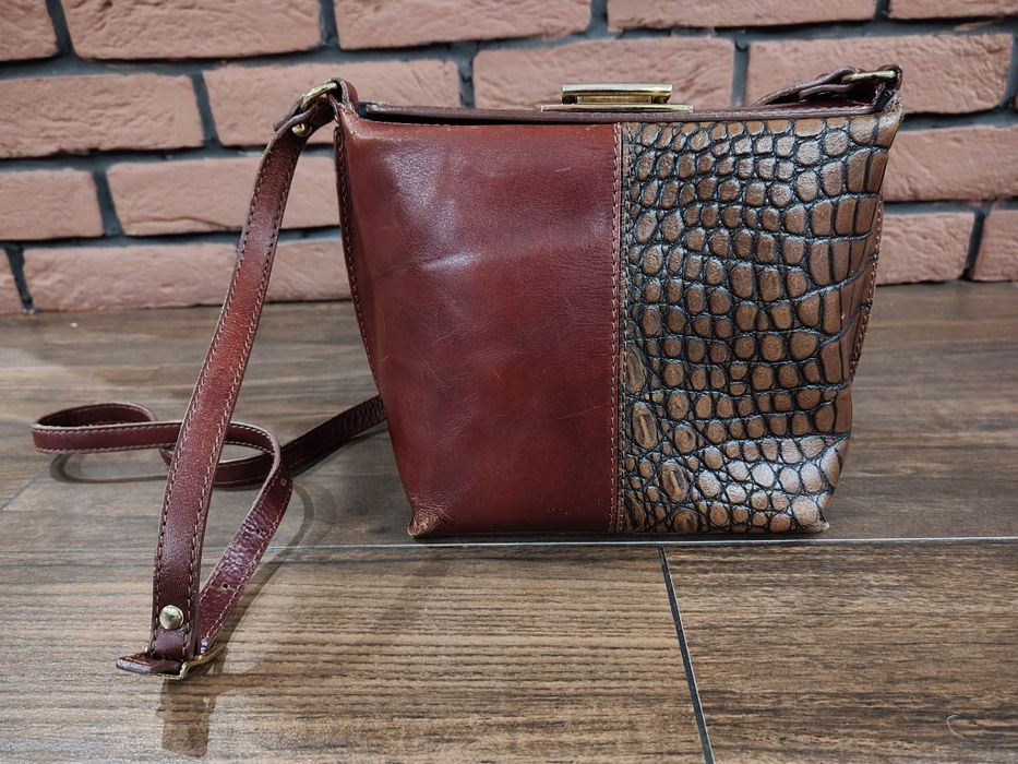 Skórzana bordowa torebka listonoszka