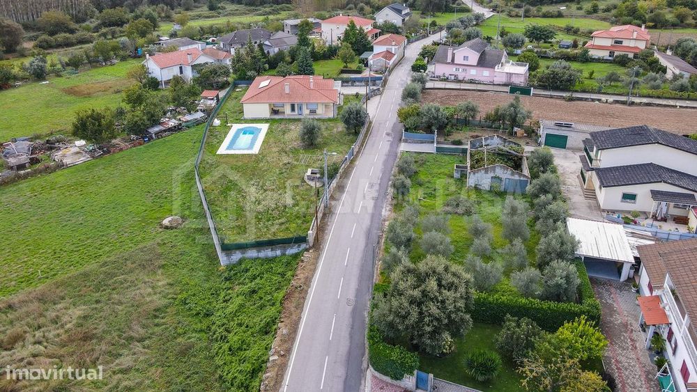 Terreno p/ construção em Cavernães