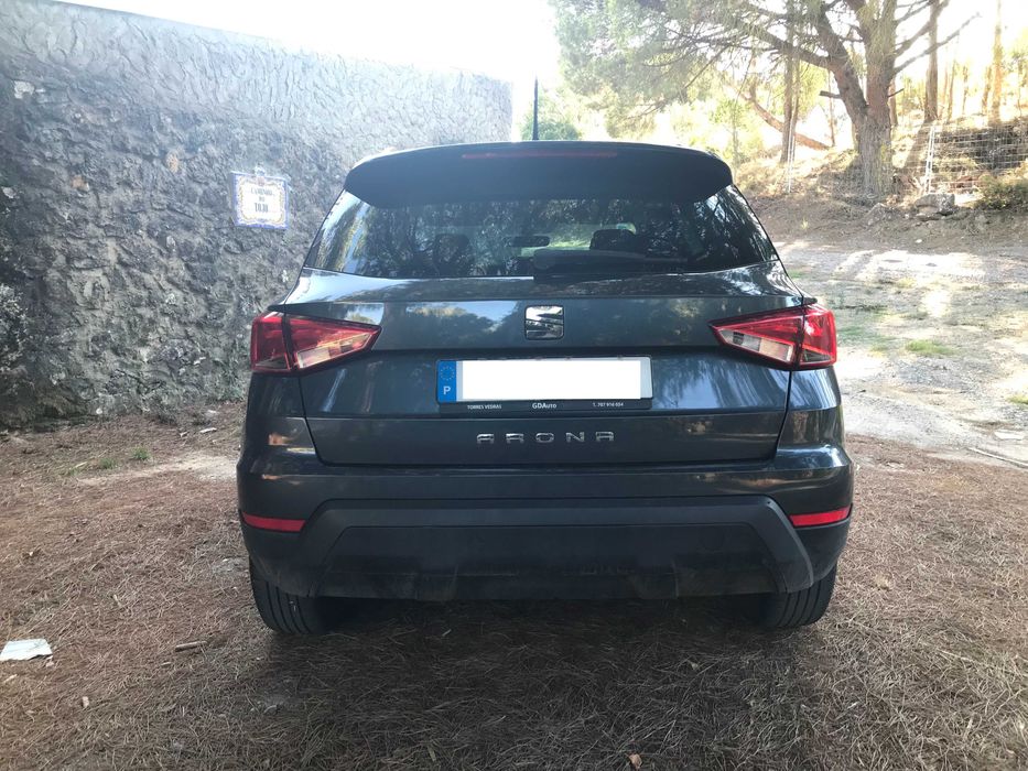 Seat Arona 1.0 TSI, em ótimo estado