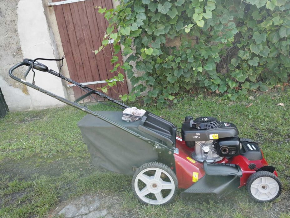 Kosiarka spalinowa Gardiol Editon 1 z napedem producent Husqvarna