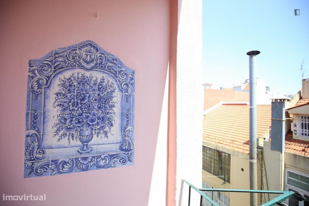 Quarto - localizado em Arroios Lisbon