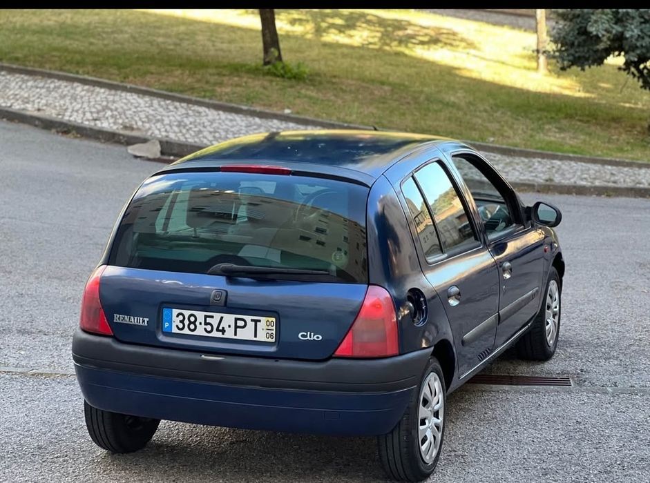 Renault Clio 1.2 A/C 00