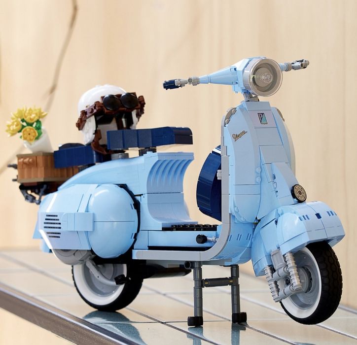 Lego Icons Vespa 125 10298