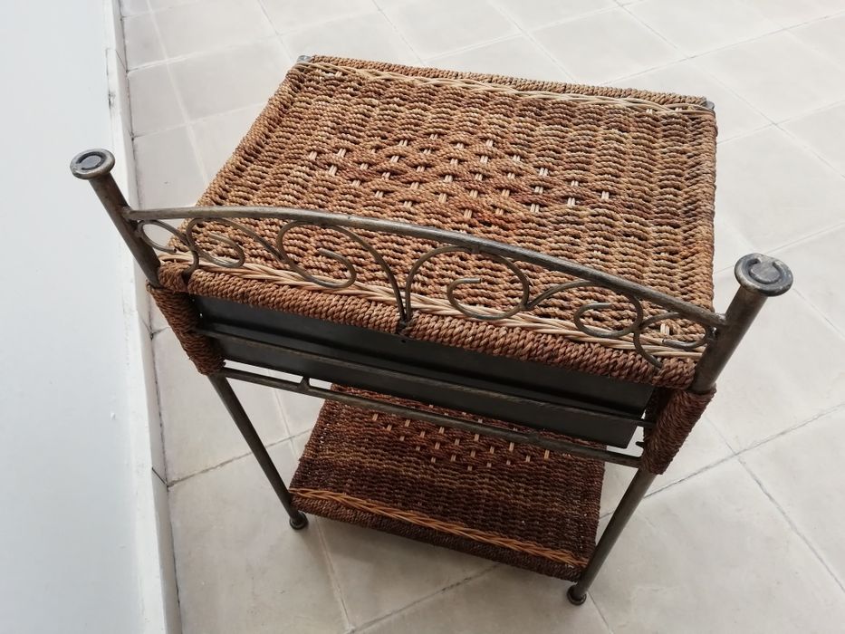 MESA CABECEIRA,quarto,sala, escritório,Peça em latão,corda e verga.