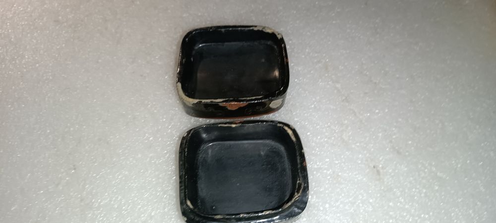 2 antigas Caixas asiáticas em madeira