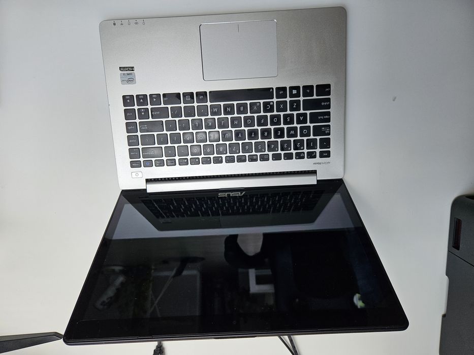 Asus S400CA, intel i3, ekran 14 dotyk