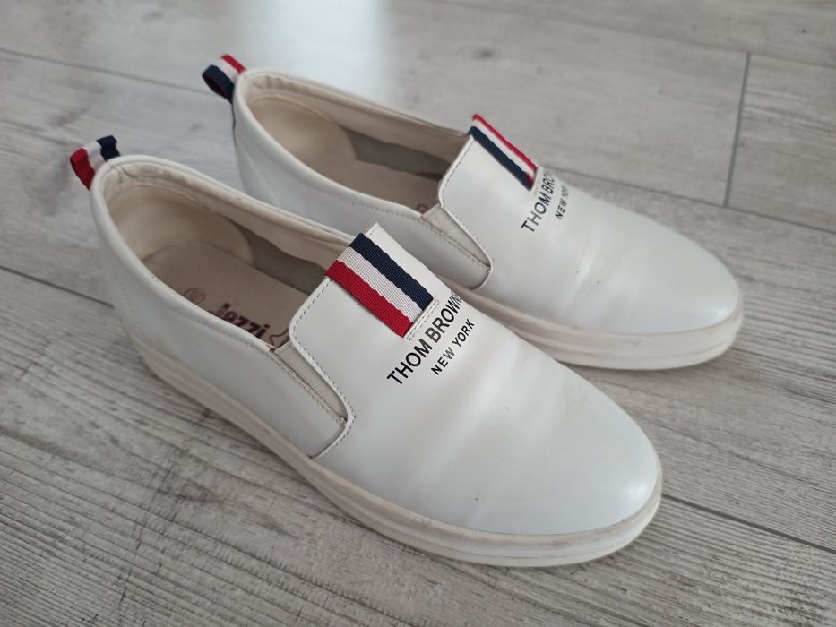Białe trampki 40