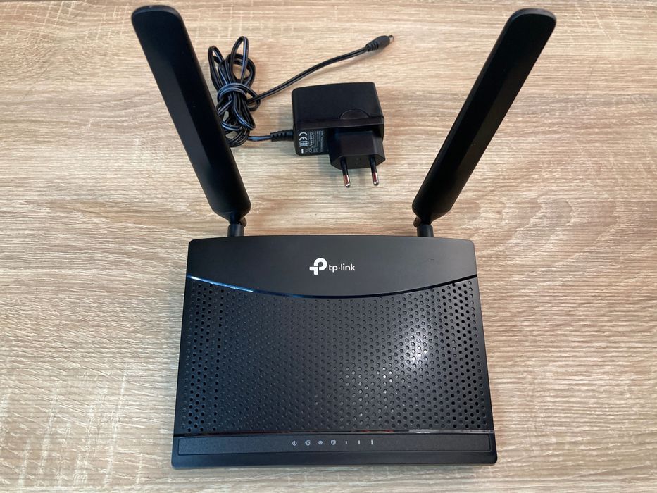 Wi-Fi  роутер  TP-LINK  TL-MR100  / слот для   SIM - карти