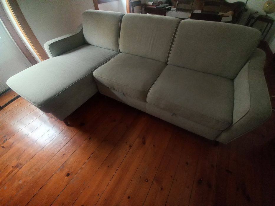 Sofá Conforama verde com 5 anos e pouco uso