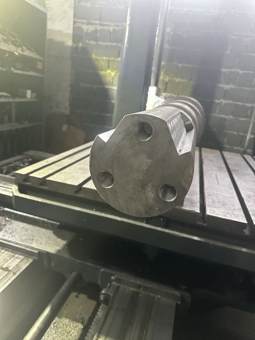 Вал ексцентриковий для щокової дробарки СМ-741