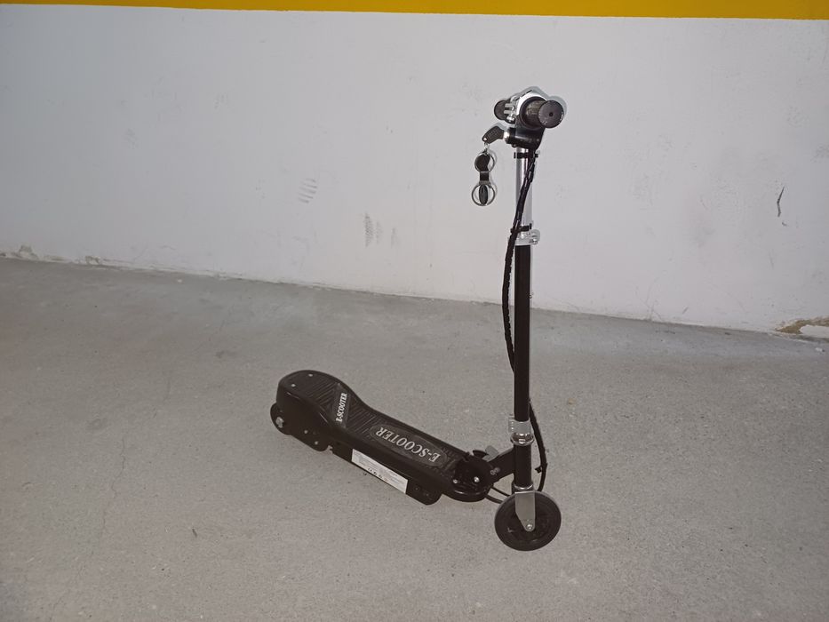 Trotinete elétrica criança