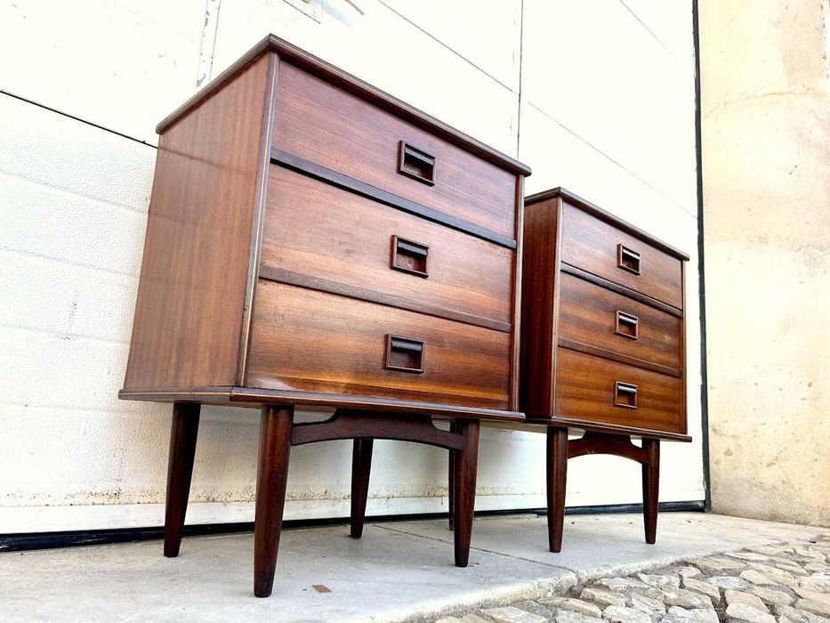 Mesa olaio vintage + 47comp x 32prof x 60alt.