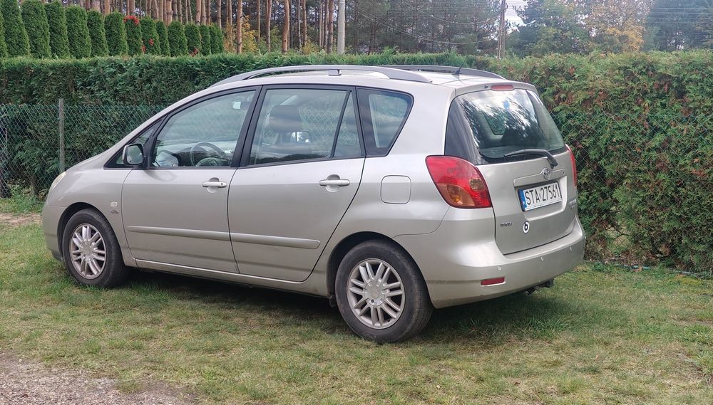 Toyota Corolla Verso minivan