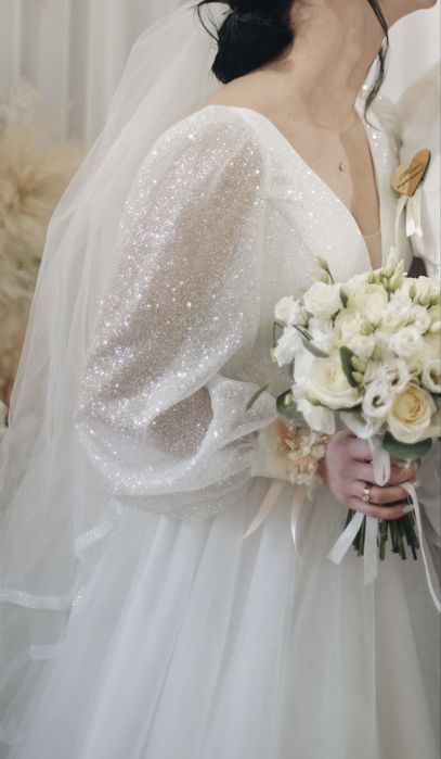 Продам весільну сукню