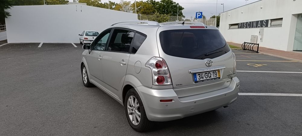 Toyota Corolla verso 2.2d4d 136cv 7lugares — photo 4