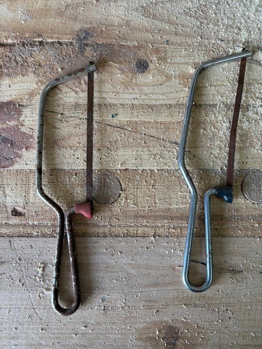 Vendo ferramentas antigas