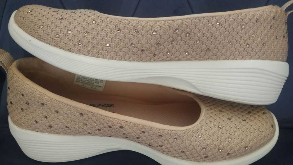 Сліпони Skechers зі стразами р.36