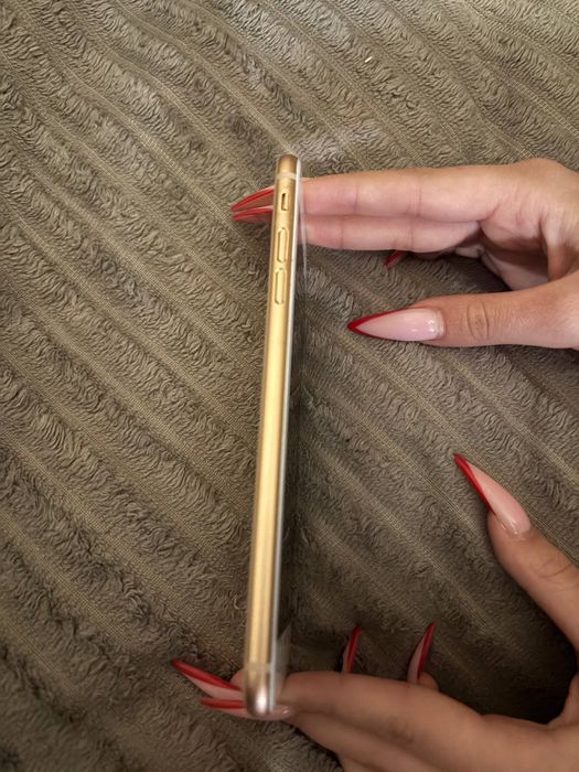 Продам Iphone 8 plus