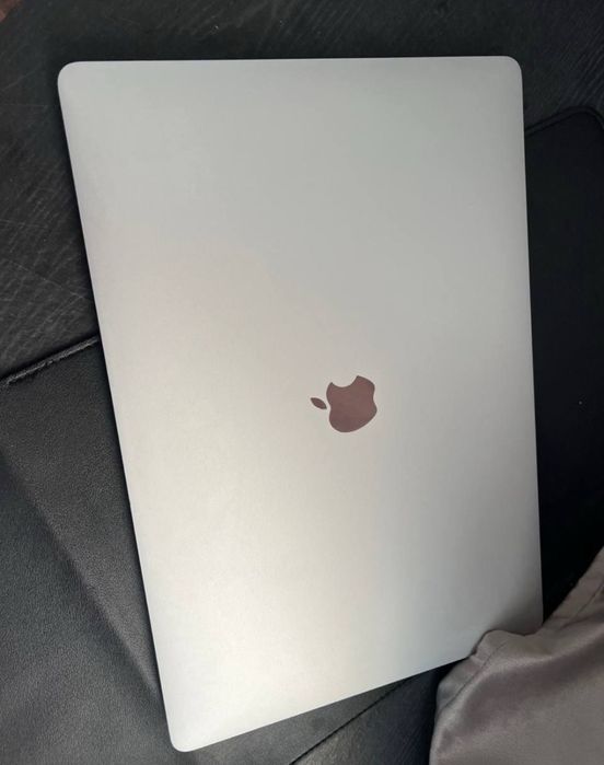 MacBook Pro 16 2019 i7 32GB 4GB 512GB SSD