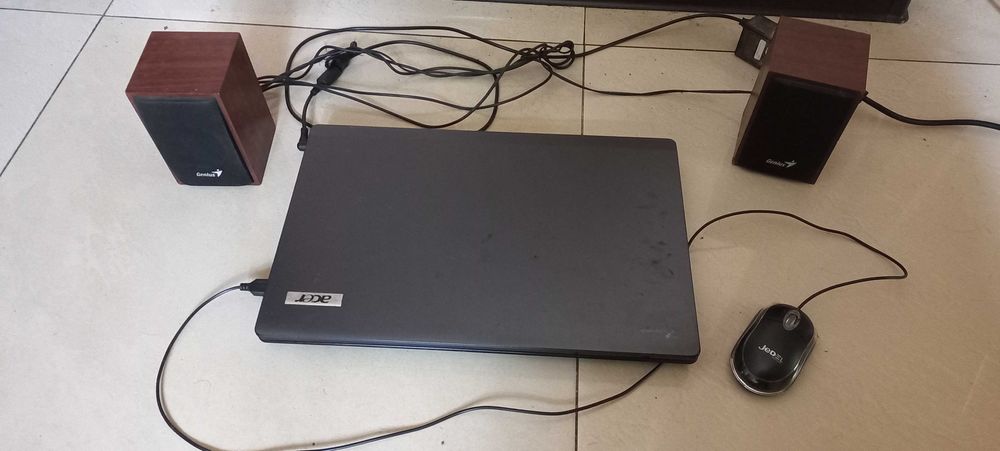 Acer TravelMate 5740 4Gb  500Gb Сумка Мышь Колонки