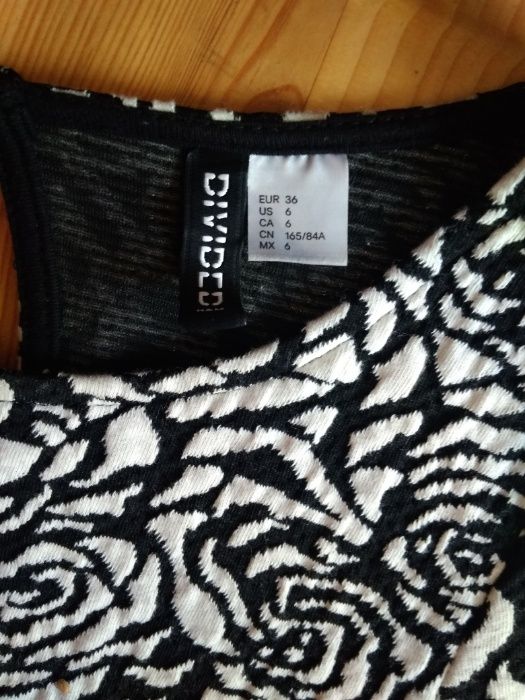 Nowa żakardowa sukienka w kwiaty, H&M, r. 36/S