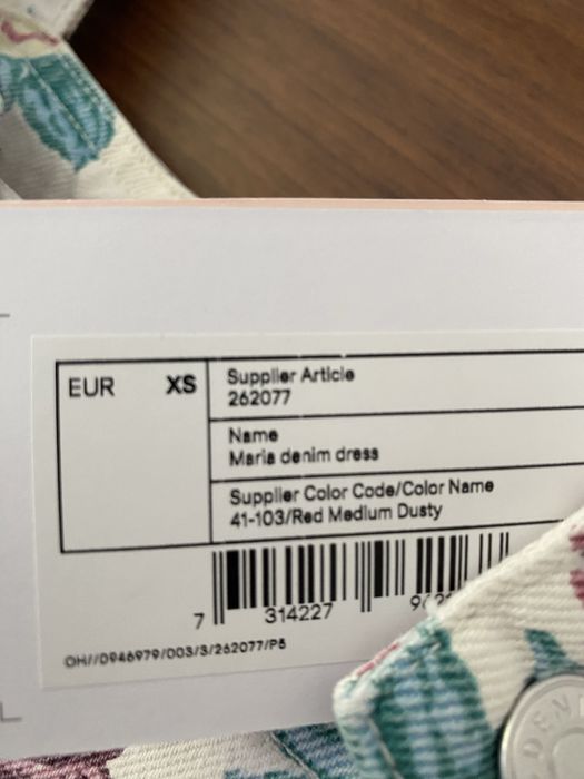 Sukienka ogrodniczka Monki