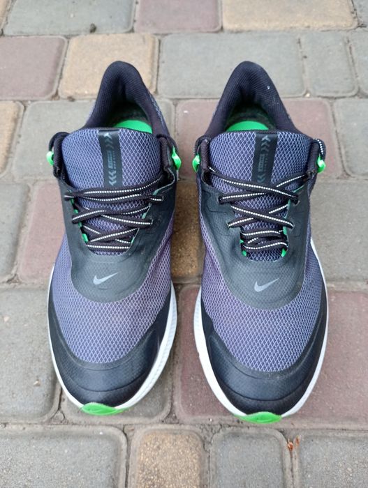 Кроссовки Nike Quest 3 Shield 42,5 / 43