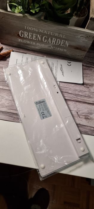 Compact Portuguese Keyboard – Low-Profile, in Very Good Condition64737706678402121