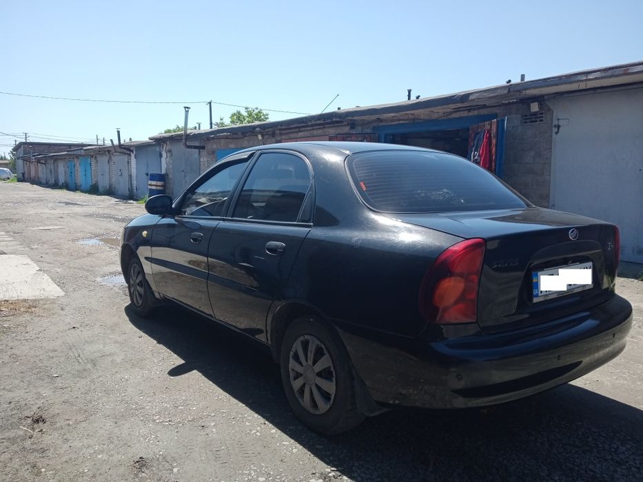 Продам семейный автомобиль.