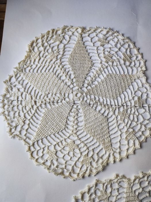 Conjunto de 3 naperons em renda de crochê bege