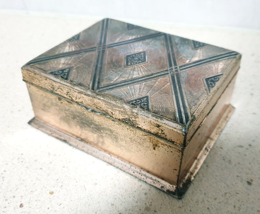 Antiga caixa cigarreira de mesa