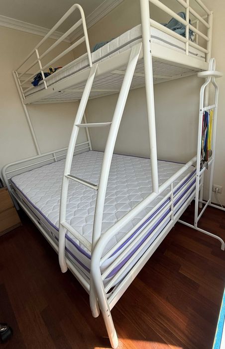 Cama-beliche de casal, colchão 140x200cm, em excelente estado