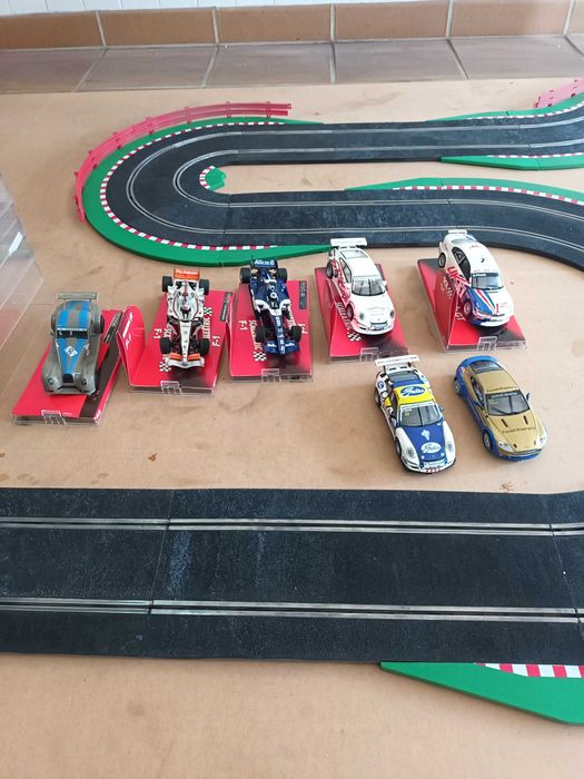 Pista SCX / Scalextric completa e muito material