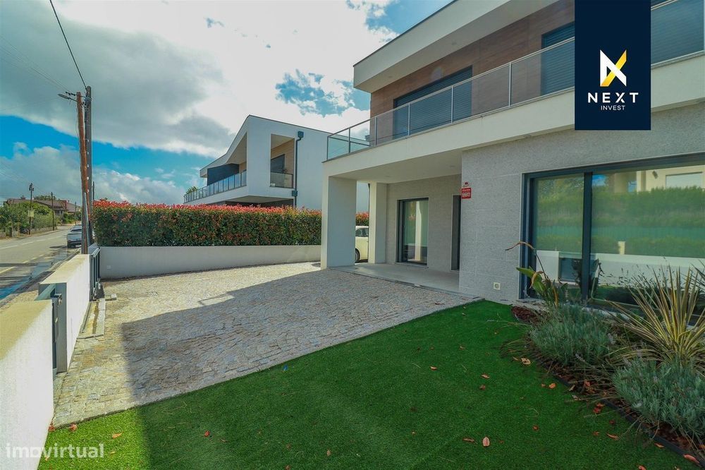 Moradia Geminada T4 com Piscina – Viseu