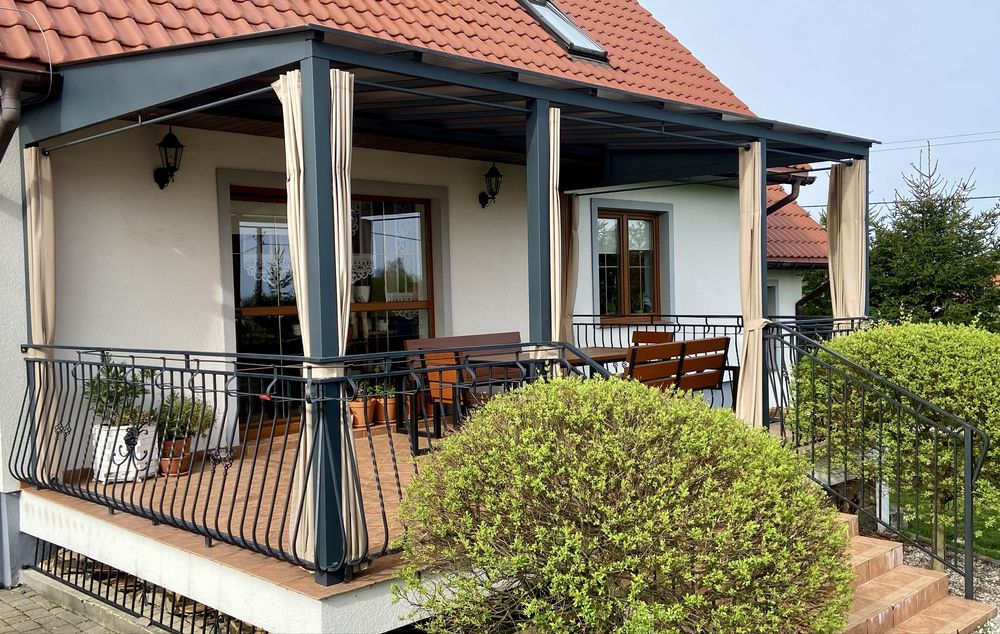 Schody metalowe stalowe nowoczesne loft na jednej belce samonośne