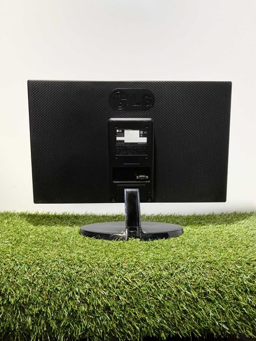 Монитор LG 22M38A (22" / Full HD / 5 мс / TN / VGA)