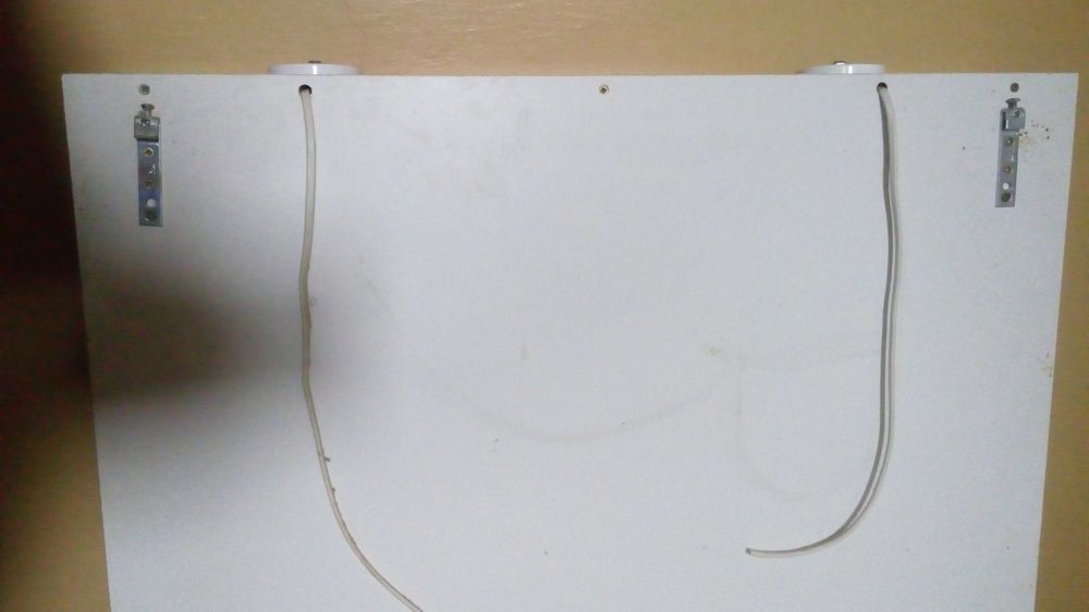 Зеркало 100 * 70см на панели с двумя лампами