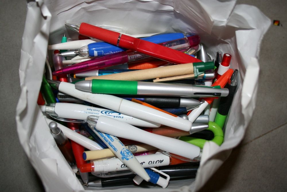 Lote de 75 canetas publicitárias para coleção