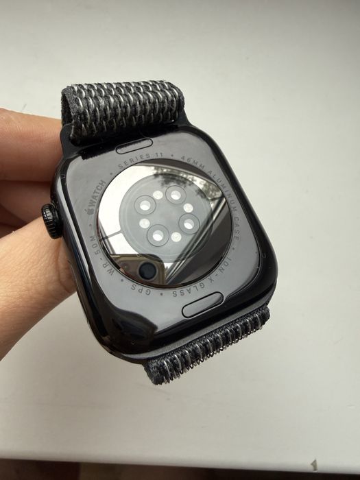 Годинник APPLE Watch Series 11