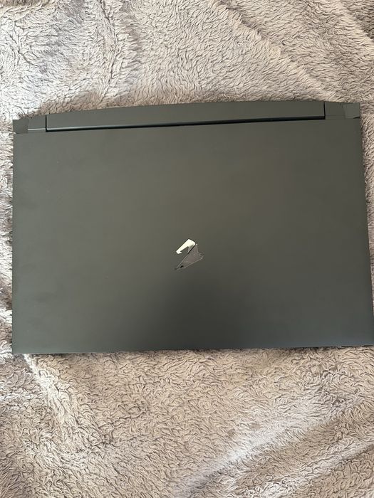Продам потужний ноутбук Gigabyte Aorus 15 у дуже хорошому стані