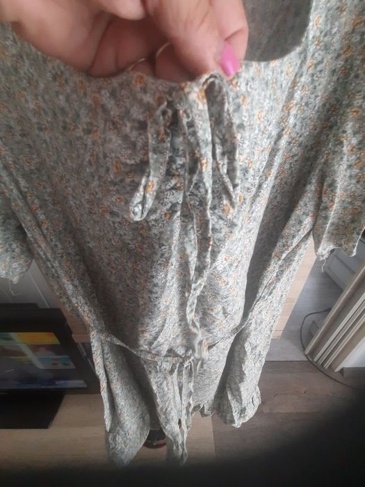 Sukienka w kwiatuszki 46-48